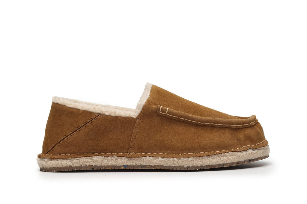 Men's Lodge Slipper in Nutmeg suede, side view, alternate shot 2
