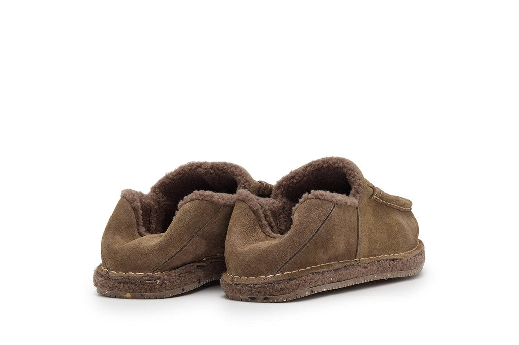 Men's Lodge Slipper in Woodsmoke suede, heel view, alternate shot 2