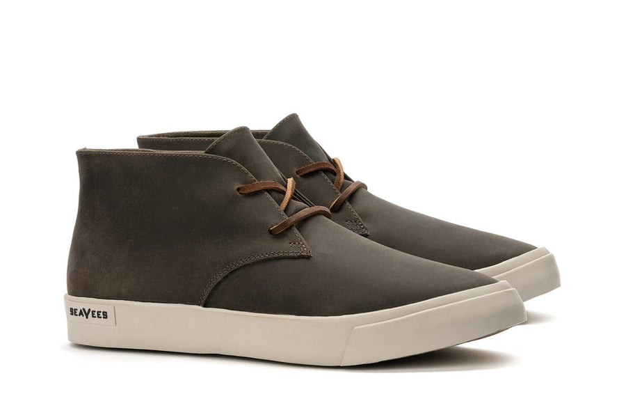 Men's Maslon Desert Boot in Charcoal leather, three-quarter view