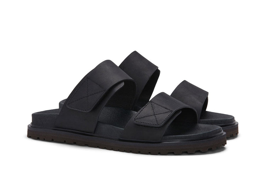 Men's Townsend Slide in Black leather, three-quarter view