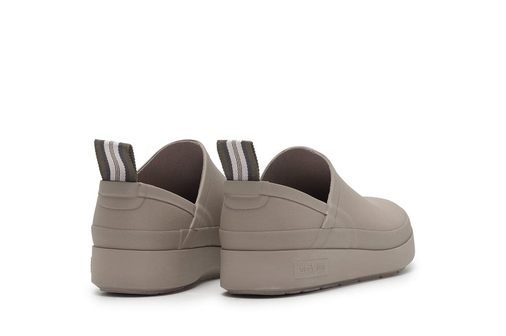 Women's Calistoga Clog in Concrete rubber, heel view