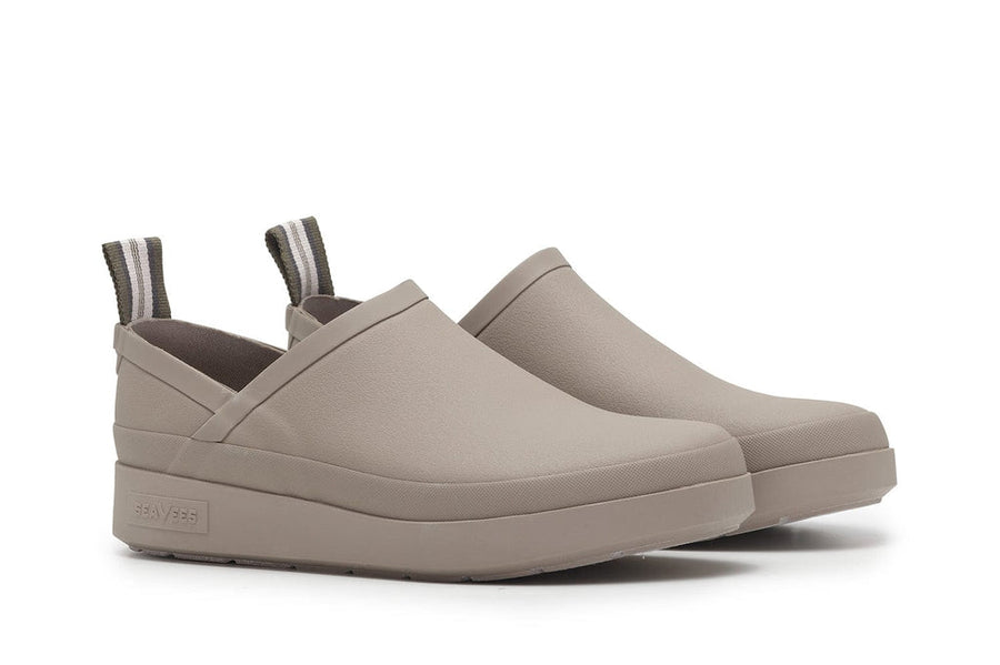 Women's Calistoga Clog in Concrete rubber, three-quarter view