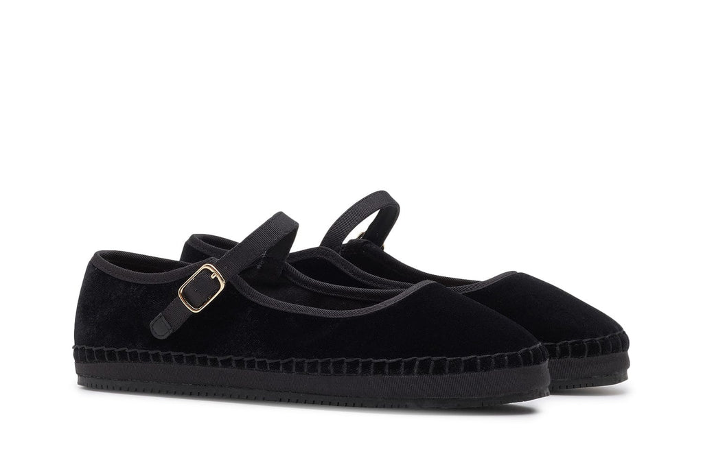 Women's Carlyle Mary Jane in Black velvet, three-quarter view