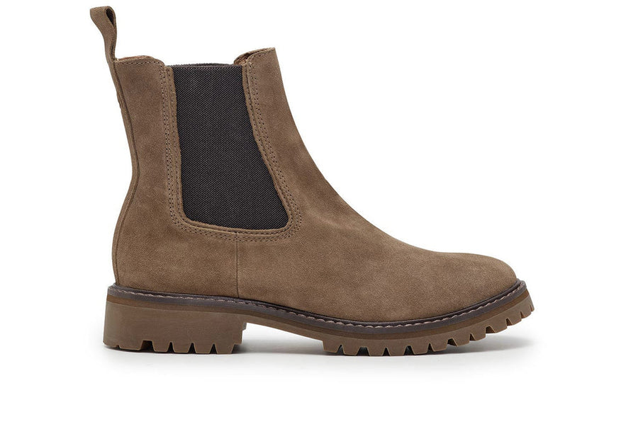 Women's Salt Creek Boot in Cement suede, side view