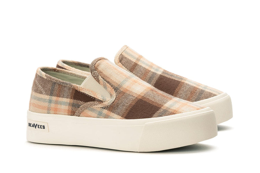 Women's Baja Slip On in Mushroom canvas, three-quarter view