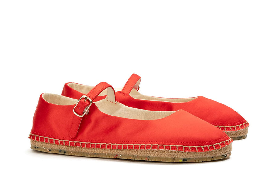 Women's Miramar Espadrille in Strawberry fabric, three-quarter view